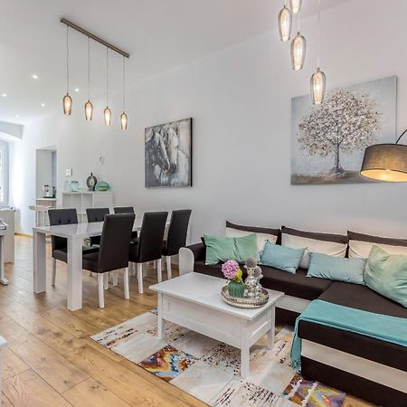 Galerija Apartment Rijeka Ngoại thất bức ảnh