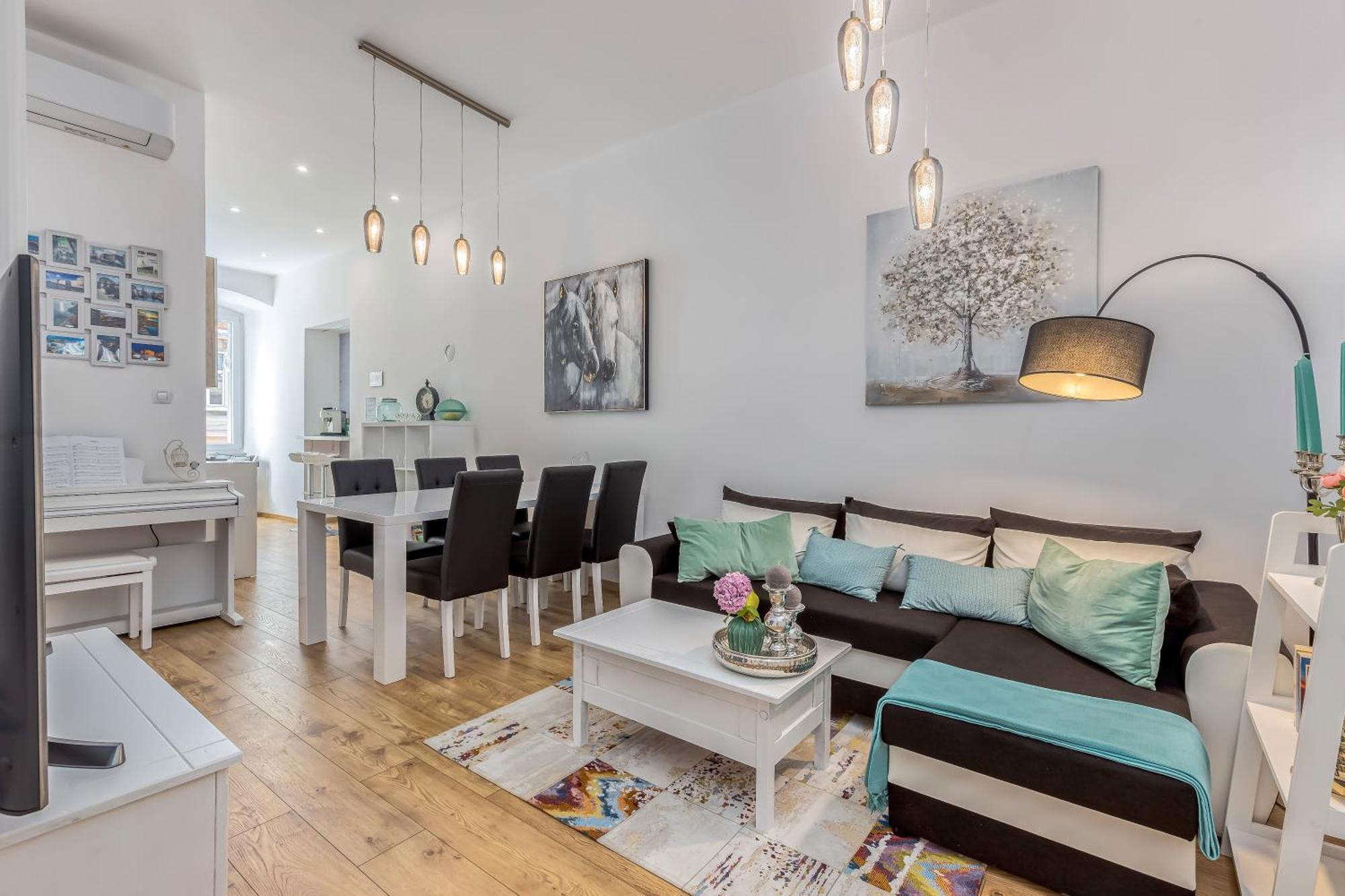 Galerija Apartment Rijeka Ngoại thất bức ảnh